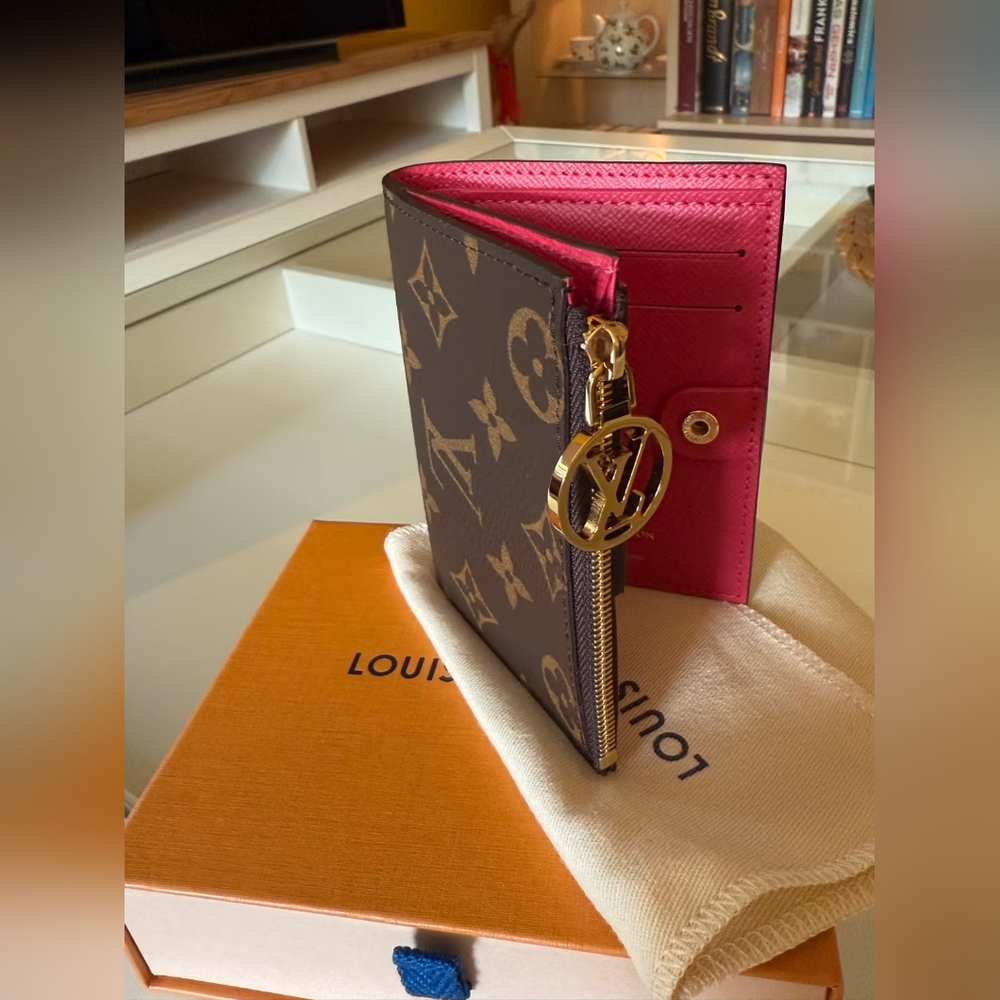 Louis Vuitton Lisa Wallet